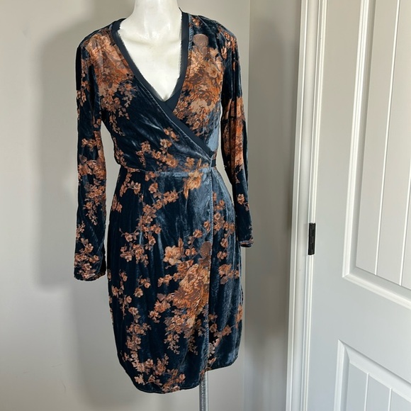 Anthropologie Eri and Ali Enya Velvet Burnout Wrap Dress Navy Blue Sz S NEW - Picture 4 of 14